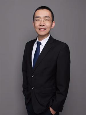 李力